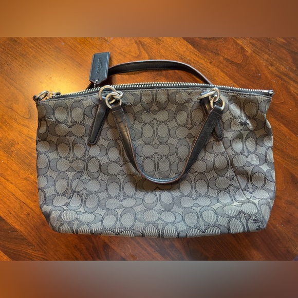 SOLD - COACH Signature Shoulder Bag - Picture 3 of 9